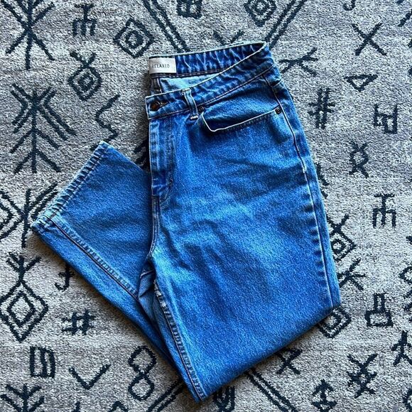 Vintage high rise denim Jeans, Light Wash, Med Rise Size 16 short, Fits True 12 - Picture 1 of 6